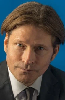 Криспин Гловер